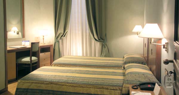 Albergo Cesari Roma - Italia  FotoCamera2.jpg